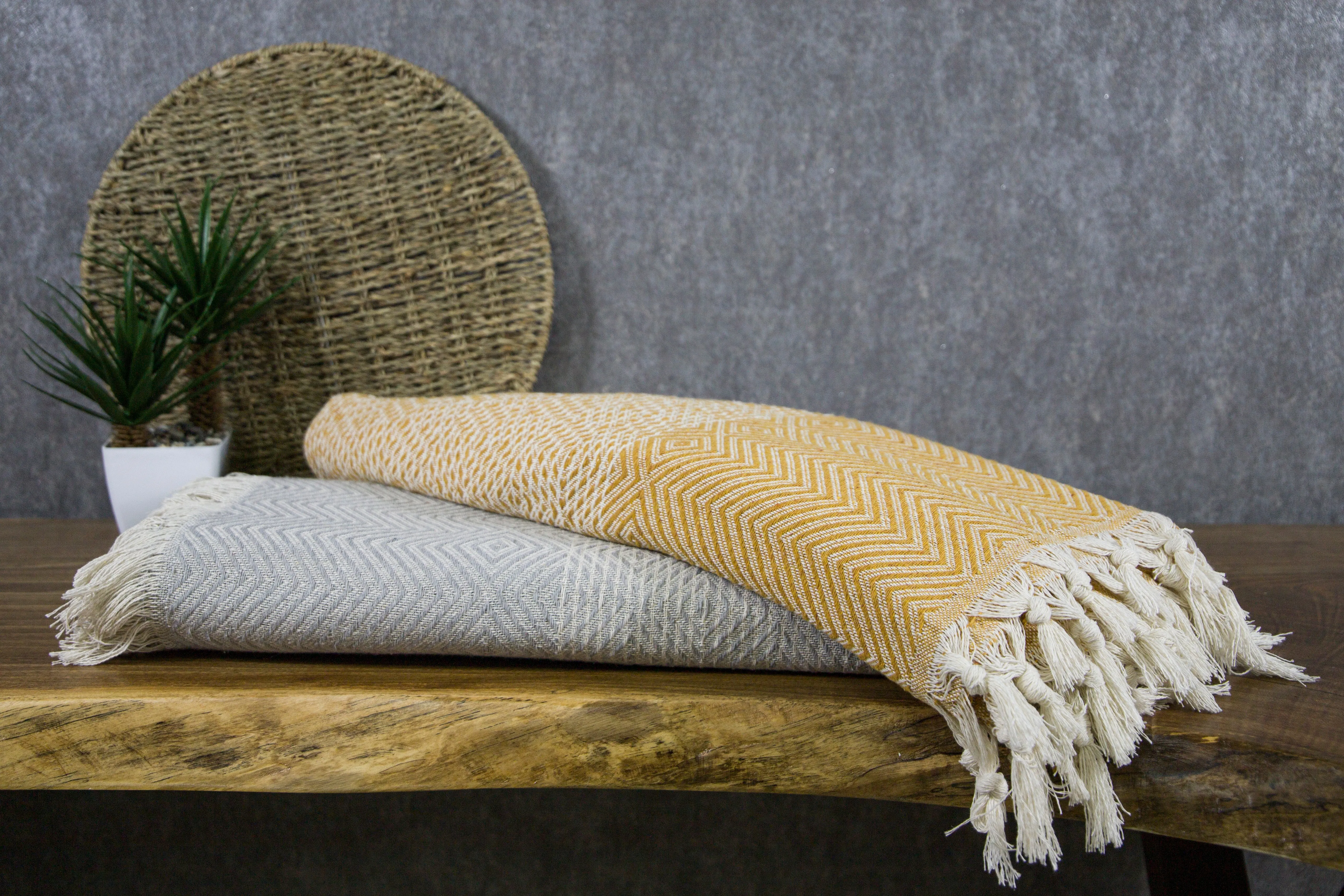 Cotswold Cotton Two-toned Chevron Design Blanket With Tassels