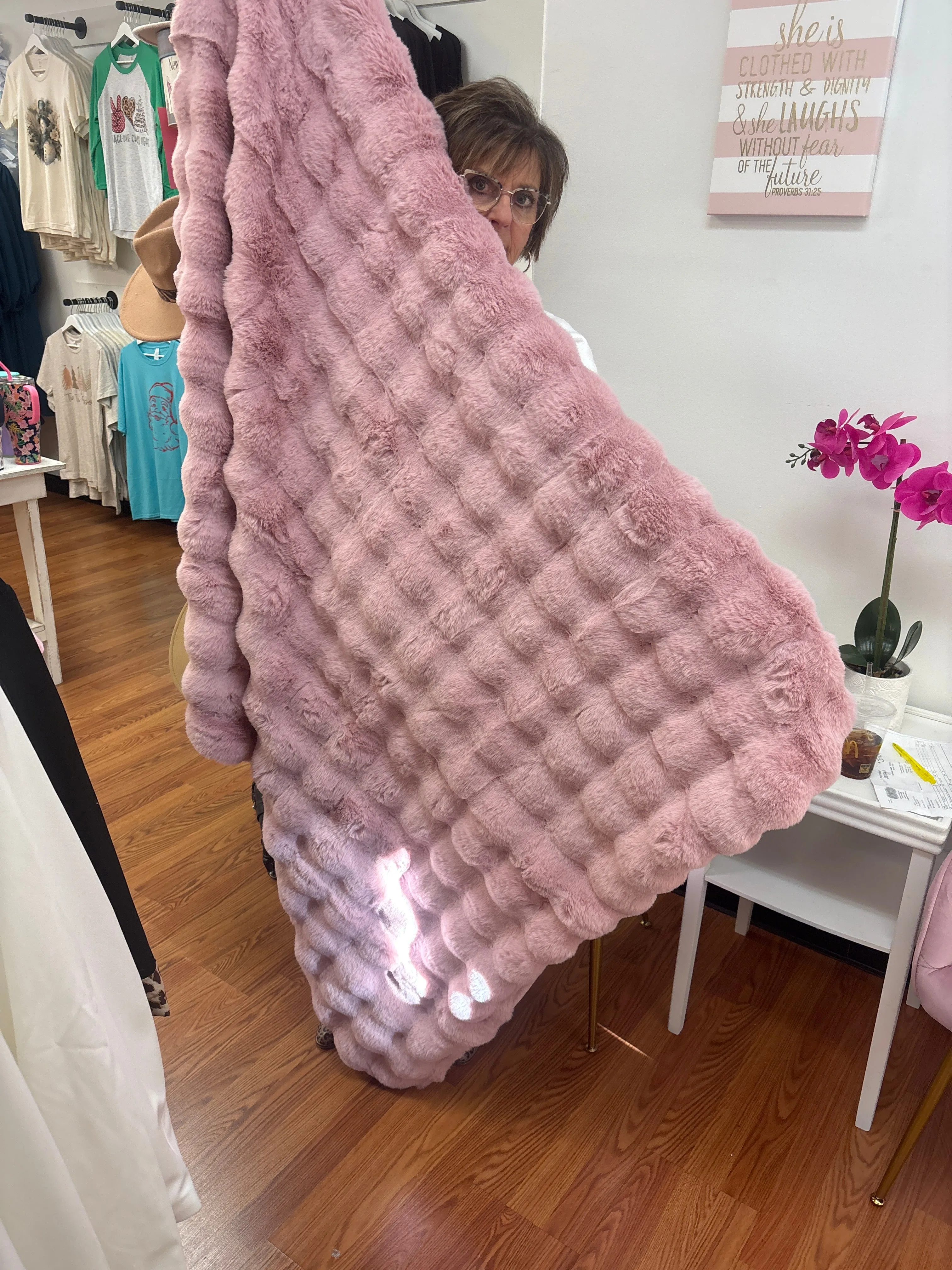 JM Faux Fur Throw Blanket