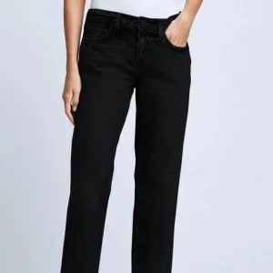 L'Agence Milana Jean in Black, 26
