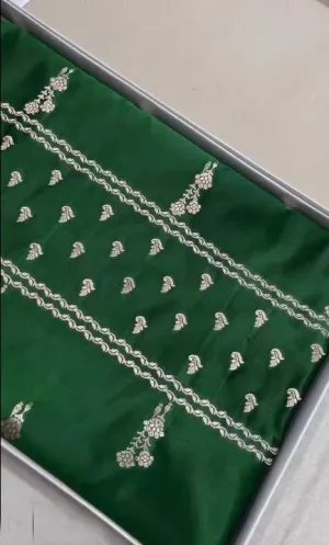 Traditional Banarasi Weaving Zari Work Silk Saree