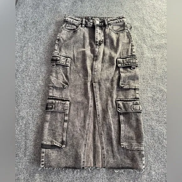 True Religion Denim Skirt Women’s SZ 23 Charcoal Cargo Midi Front Slit Utility