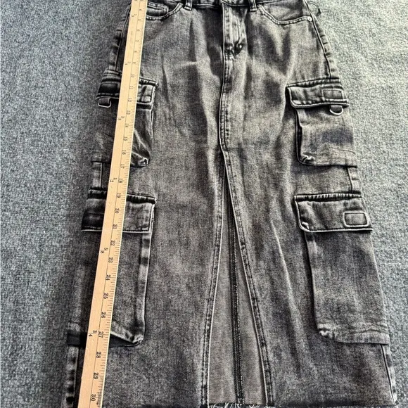 True Religion Denim Skirt Women’s SZ 23 Charcoal Cargo Midi Front Slit Utility