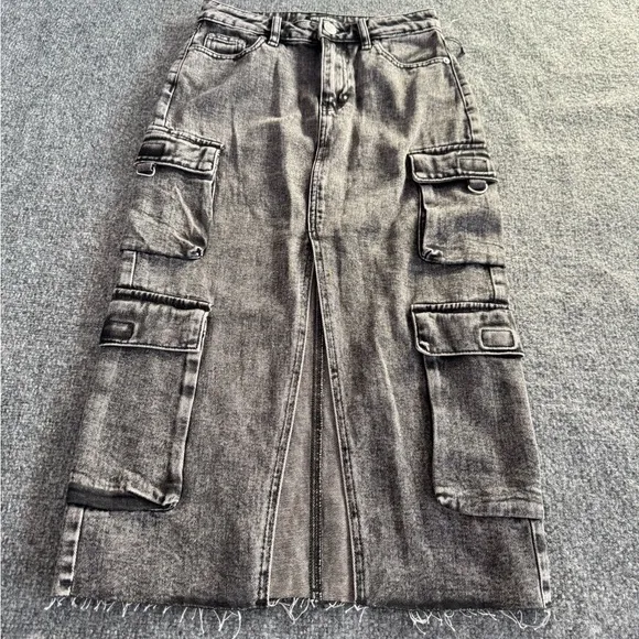 True Religion Denim Skirt Women’s SZ 23 Charcoal Cargo Midi Front Slit Utility